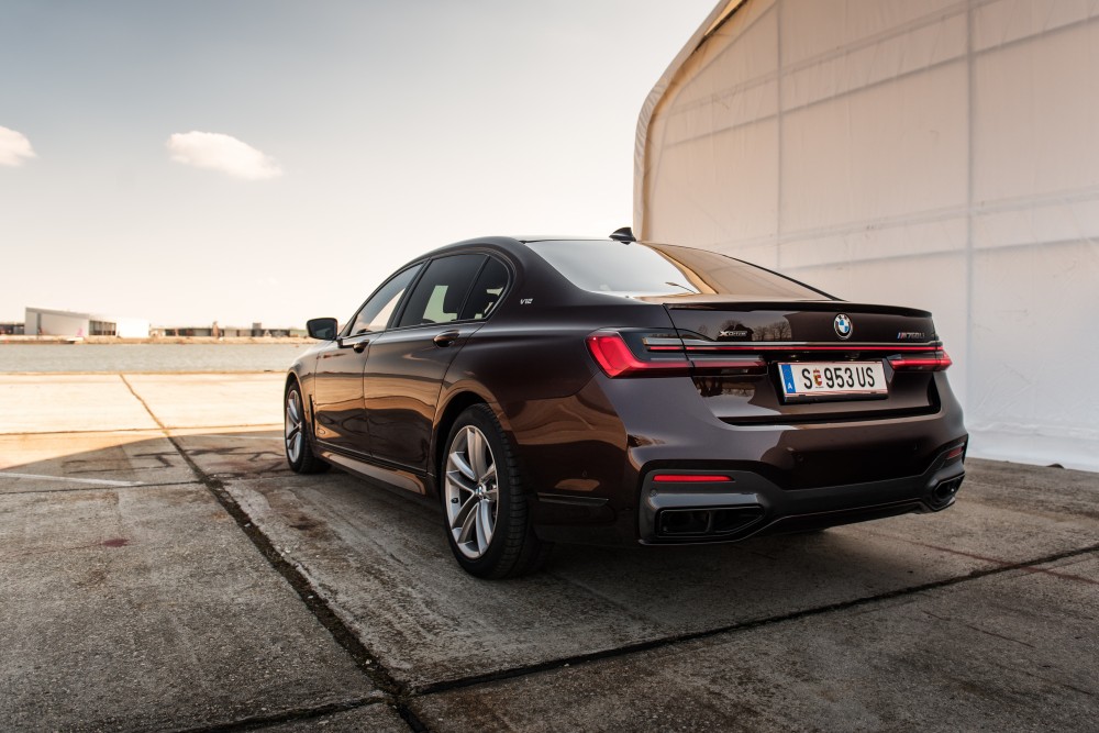 BMW M760Li xDrive